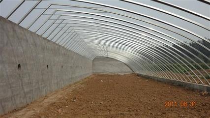 無(wú)立柱日光溫室建設(shè)廠家無(wú)立柱日光溫室建設(shè)哪家好濰坊滿園_濰坊